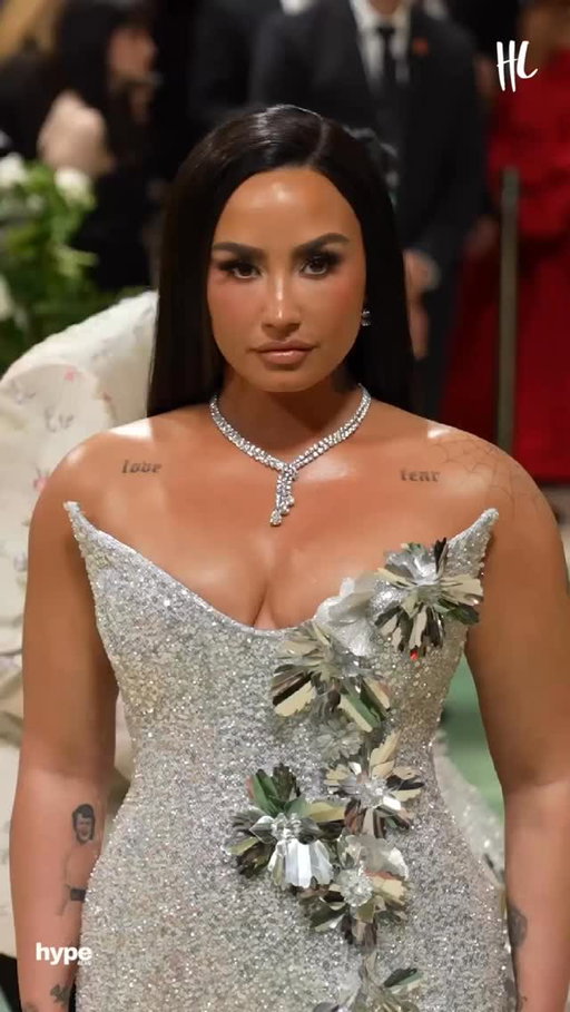 Don’t forget, it’s this rockstar’s birthday 😎! Demi Lovato turns 33 today.🎂
(🎥: Getty Images)
