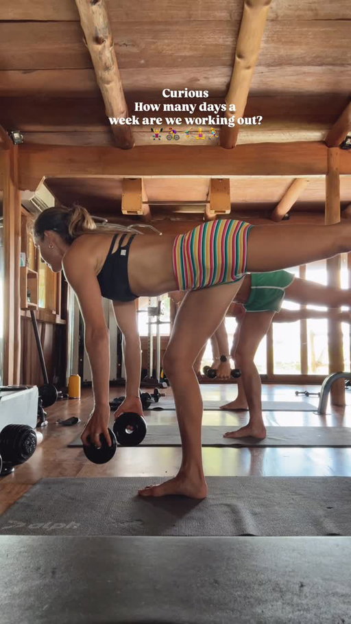 Curious… are you team ‘once in a while’ or ‘every damn day’ ?! (and yes, walking to the fridge totally counts) haha. 

All I know is whether it’s 1 day or 7 — every workout matters. Movement is medicine, and… the cheapest most available therapist out there. :) annnd to be fully transparent if I don’t- I get testy zesty frazzled- whatever you want call it- over stimulated-can’t concentrate as good. Haha so everyone is better off if I do something- anything 😛 learned this about myself after I had my first babe

I’m so interested to know what you’ve been up to or what’s ur take! And don’t worry there is no wrong answer here this is a safe space!  Oh also if your curious- we are doing one of @rocamoons workouts here! She’s got loads on youtube 💚🩵💙💜💛