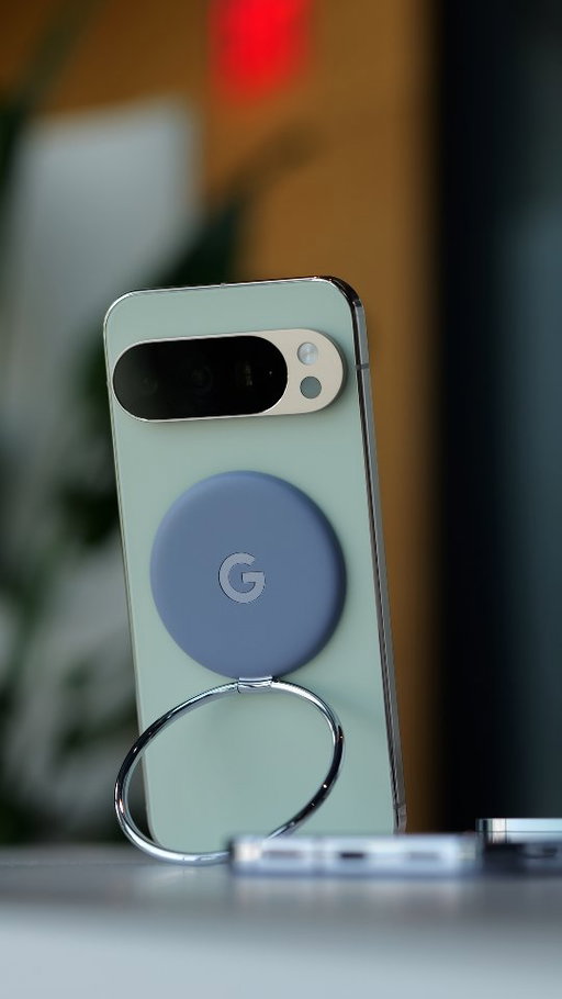 My favorite development with the new Pixel lineup is definitely Pixelsnap -- finally, Qi2 wireless charging with magnets! I'm going to accessorize the hell out of this phone. How do you feel about Pixelsnap?

#pixel10 #pixel10pro #googlepixel #pixel #pixel10profold #pixelsnap #madebygoogle @madebygoogle @googlepixel