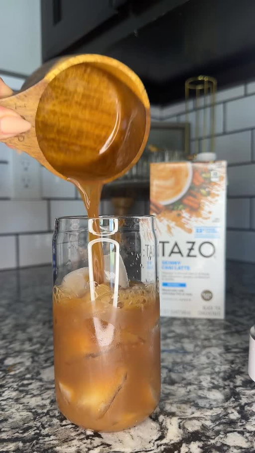 Less sugar, same body flavor ☕❤️‍🔥 TAZO Skinny Chai Latte combines bold black tea with cinnamon, cardamom, and vanilla for a truly superb sip— all with 33% fewer calories! @___andreaday___ 

#TAZOSkinnyChaiLatte #SpicySweetFlavors #TeasThatPlease