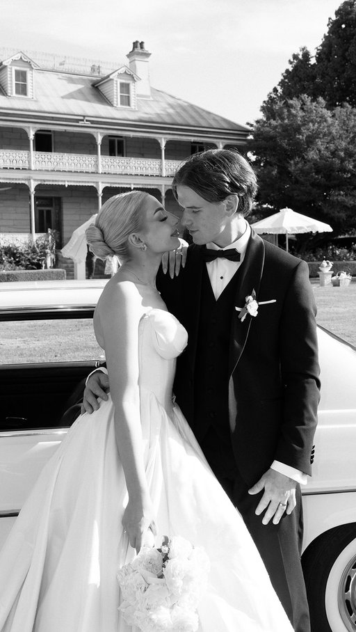 I HAVE NO WORDS.. 😭🤍🦢 @hayleyrafton you are magic!!! 

#wedding #weddingreaction #weddingvideo #weddingphotography #weddinginspo #weddingtips #2025bride #bride #highschoolsweethearts