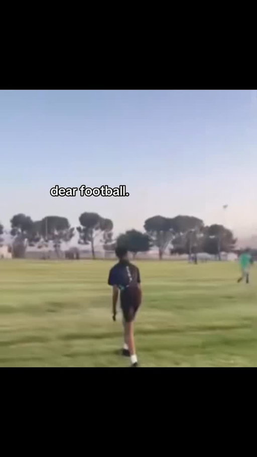 Bro needs to hang up the cleats after this😭🥀

#explore #explorepage #sports #football #collegefootball  #comedy #viral #joshsmoore