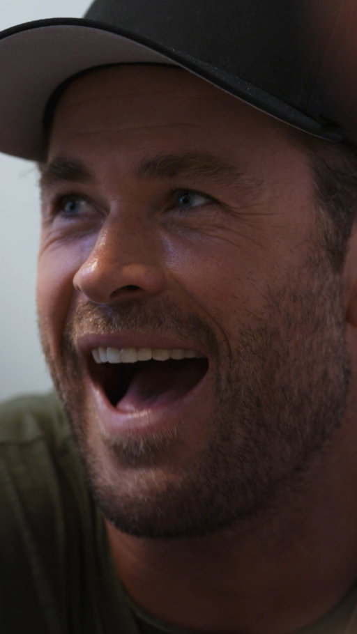 With practice and hard work, @chrishemsworth will get there eventually 🥁

#LimitlessWithChrisHemsworth is now streaming on @DisneyPlus and @hulu.