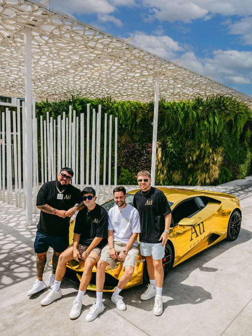 We’re MAKING SH*T HAPPEN in the US w/ @nicknayersina 🇺🇸🏆🤝 #auvodka