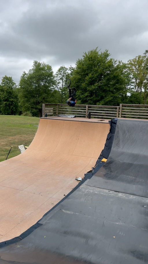 Bit of a different ender than usual. Never done this one before! @rockstarenergy @dkbicycles @duobrand @kaliprotectives #bmx #ohio #ohiobmx #330 #ridebikes #summer