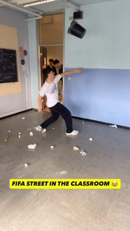 Talk about trash moves 😂🗑️

🎥 @pola.fonta @_perronee_