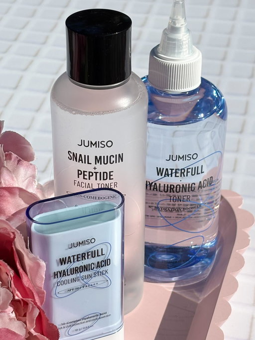 SKINCARE DROP FROM JUMISO
Fun fact? I’ve tried a fair few K beauty brands in my time but I’ve never tried Jumiso @jumiso_official @jumiso_global before so I was excited to try and test out these beauties and when I say they are as hydrating as a big glass of water, I’m not lying! Let’s look at these individually- 

Snail Mucin + Peptide Facial Toner – Non-comedogenic, super gentle, and feels like a reset button for my skin. It deeply hydrates while helping improve texture – such a great everyday step. I love snail mucin as an ingredient and find that it really helps brighten and hydrate my skin whilst strengthening the skin barrier. I had not tried a toner with the ingredient however and loved the added bonus in this toner.

Waterfull Hyaluronic Acid Toner – super hydrating, this one plumps and softens my skin so nicely, I love layering it under my serums for that juicy glow.

Waterfull Hyaluronic Acid Sun Stick –A chemical sun stick formulated with 10 types of Hyaluronic Acids to deeply hydrate and soothe skin, while protecting skin against harmful UV rays with broad spectrum SPF50+ PA++++. It has a lightweight texture that leaves skin with a smooth, non-greasy finish and no white cast. Perfect for in the handbag in its stick form. 

This collection is all about Hydration and protection which is the perfect combo. My skin is feeling bouncy, soft, and protected with this lineup- with no irritation or breakouts. 

You can shop these wonderful products over at YESSTYLE and if you use the code MISSNELLE123, it will save you some $$$. 

Have you tried Jumiso before? 
•
Gifted for review with thanks to Jumiso and YESSTYLE @yesstyle @yesstyleinfluencers 
•
#jumiso #skincarecommunity #hydratedskin #aussieskincare #beautyjunkie #skincareroutine #glowyskin #YesStyle #yesstyleinfluencers #JUMISO #koreanskincare #staycoolstayprotected #hydratingtoner #missnellebelle