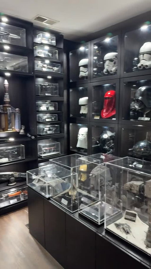 Check this out ✨

#starwarsreplicas #starwarscollection #starwars #501st #anewhope #empirestrikesback #returnofthejedi #clonewars #theforceawakens #thelastjedi #riseofskywalker #rogueone #solo #jedi #sith #darthvader #kyloren #clonetrooper #stormtrooper #bobafett #mandalorian #empire #lightsaber #regalrobot #denuonovo #anovos #masterreplicas #efxcollectibles #sideshowcollectibles #mancave