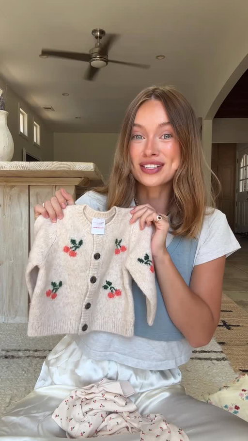 Frankie’s first fall haul with our favs @hannaandersson 🥹🍓#hannapartner