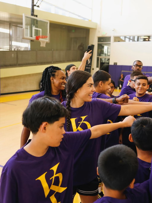 So grateful to be launching the Kelsey Plum Foundation with the help of @uabasketball and @athletesforhope at @heartoflosangeles. Thankful for all the support…this is the first of many to come! I’m proud of what we’re building and can’t wait to keep growing.