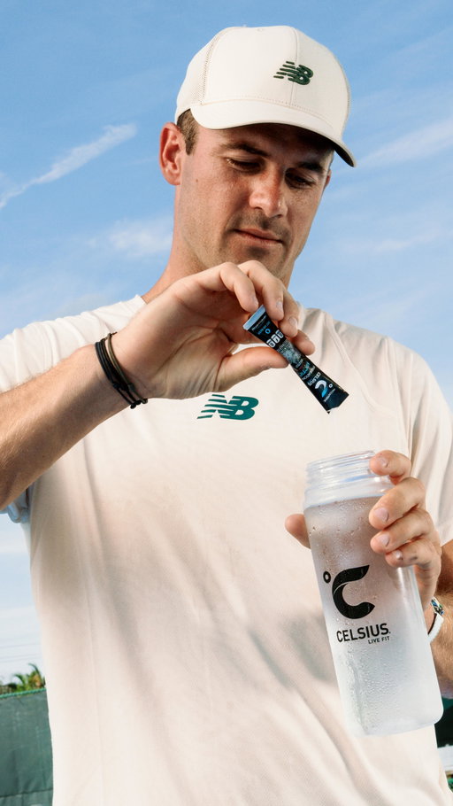 The work, the focus, the fuel⚡️
A glimpse behind the serve with @tommypaull 🎾 #LiveFitGo