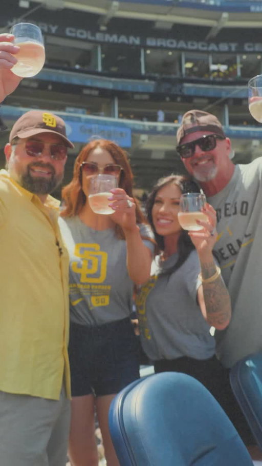 @bellegloswines is perfect for a summer day at the ballpark 🥰