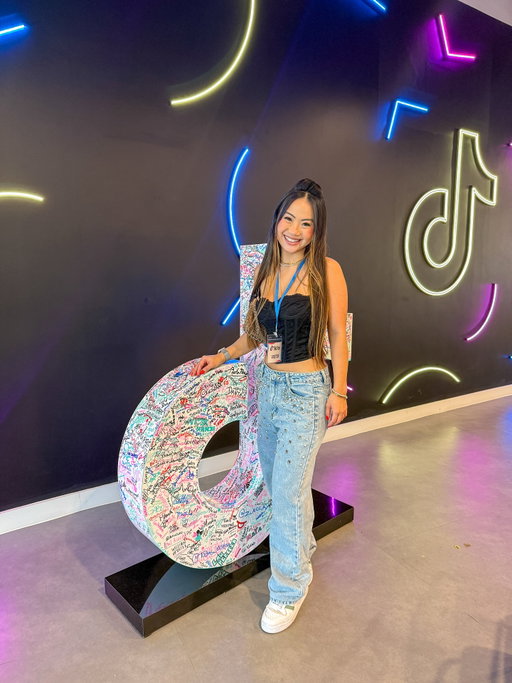 Ontem tive o prazer em participar do evento incrível da @simpleorganic & @peoplecolour junto com o @tiktokbrasil. 

Conhecemos o lançamento do novo Gloss collab com @thetownfestival e das 5 cores de lápis de boca! Foi um dia de muito conhecimento sobre os cuidados com a pele e fiquei ainda mais apaixonada pela marca e seu propósito! Foi muito especial, muito obrigada 🩷

@nossa.comu 
#simpleorganic #peoplecolors #skincare #tiktok #tiktokshop #viral #fyp