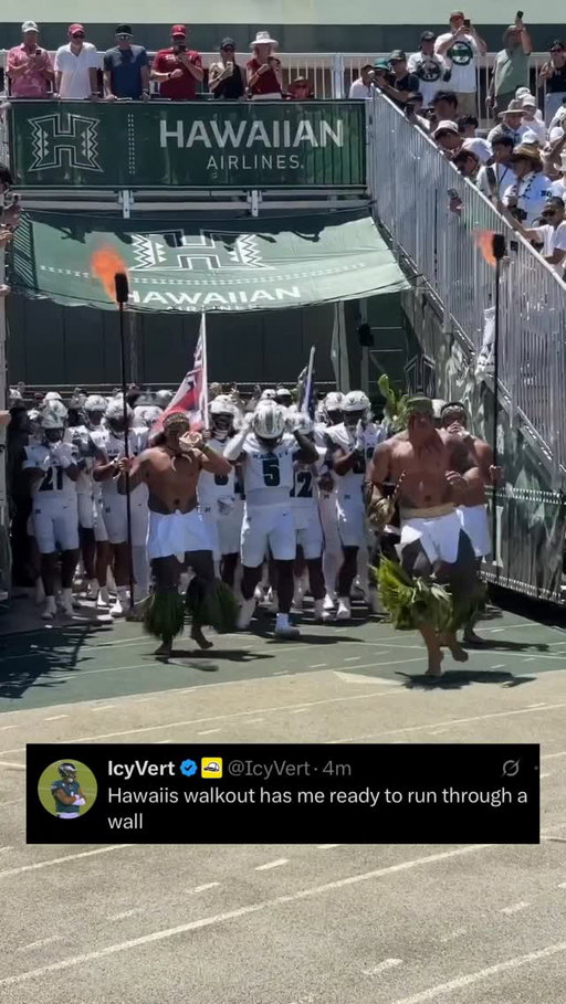 Does Hawaii have the best walkout in CFB? 🔥 @rainbowwarriorsfootball
