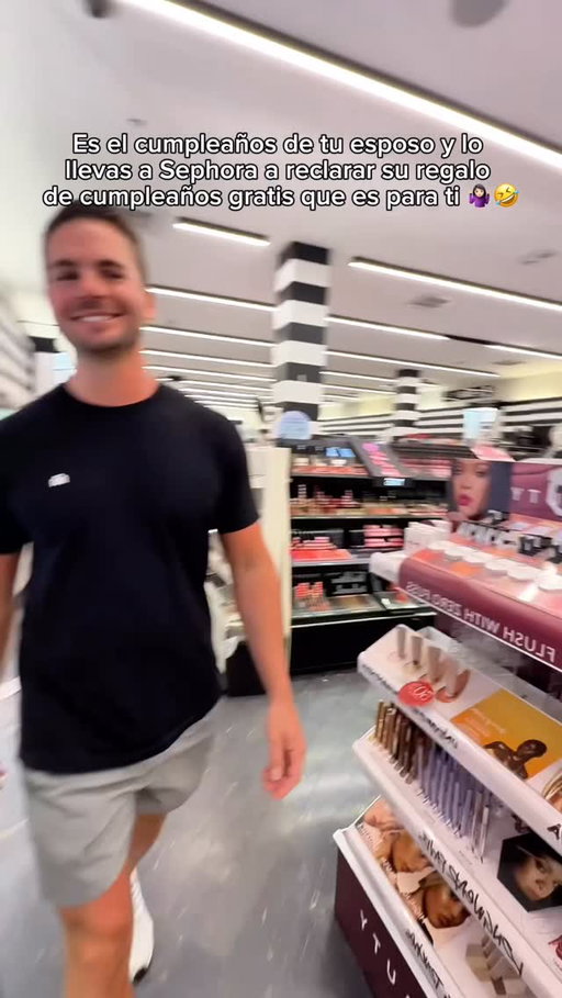 No es su cumpleaños es NUESTRO cumpleaños 🤣 ya saben que hacer cuando sea el cumpleaños de sus parejas 🤷🏻‍♀️🫶🏼
.
.
.
.
#viral #parejas #usa #sephora
