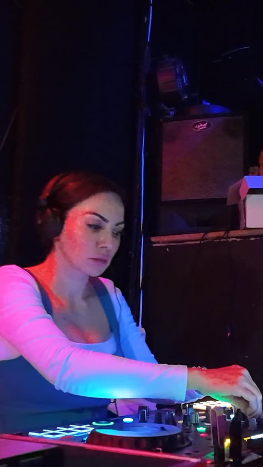 So much fun mixing Middle Eastern with Afro-Latin 😁 mixed @raffa_guido with @acid_arab ❤️ what a banger 🎹🎸