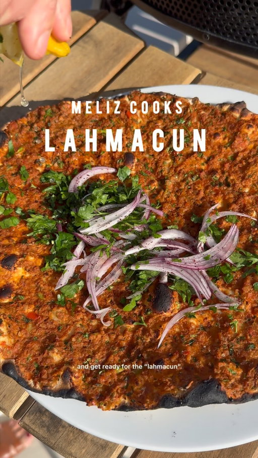 “Çıtır Çıtır” Lahmacun. How many times can you say “çıtır çıtır” in one reel 🫣🫠🤣 - consequently the Sezen Aksu song choice felt very apt. Full recipe on my blog, link in bio. 

INGREDIENTS (makes 20)

For the Dough:

300ml warm water
1 tbsp caster sugar
125ml warm milk
1 sachet (7g) fast action yeast
800g plain white flour
2 tsp salt
50g natural yoghurt
2 tbsp extra virgin olive oil (+ a little extra)

For the Topping:

4 onions, peeled, roughly chopped
4 large ripe tomatoes
1 large kapya biber / red bell pepper, cored, roughly chopped
1 large sivri biber / green bell pepper, cored, roughly chopped
1 large bunch (50g) fresh parsley, very finely chopped
6 garlic cloves, peeled, finely grated
1 tsp cumin
1 1/4 tsp paprika
1 1/4 tsp  pul biber
2 tbsp tomato puree
2 tbsp Turkish sweet red pepper paste (Tatlı biber salçası)
4 tbsp extra virgin olive oil
1 tsp salt
1 tsp black pepper
500g 20% fat beef / lamb mince

#lahmacun #weekend #melizcooks #recipereel #dinner #PleaseMakeIt