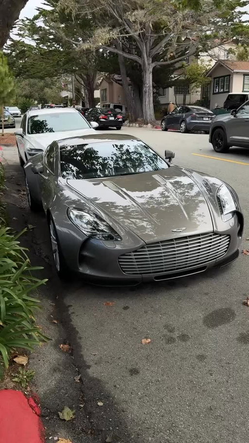 Is this the coolest Aston? 

#astonmartin #one77 #hypercar #porsche #ferrari #lamborghini