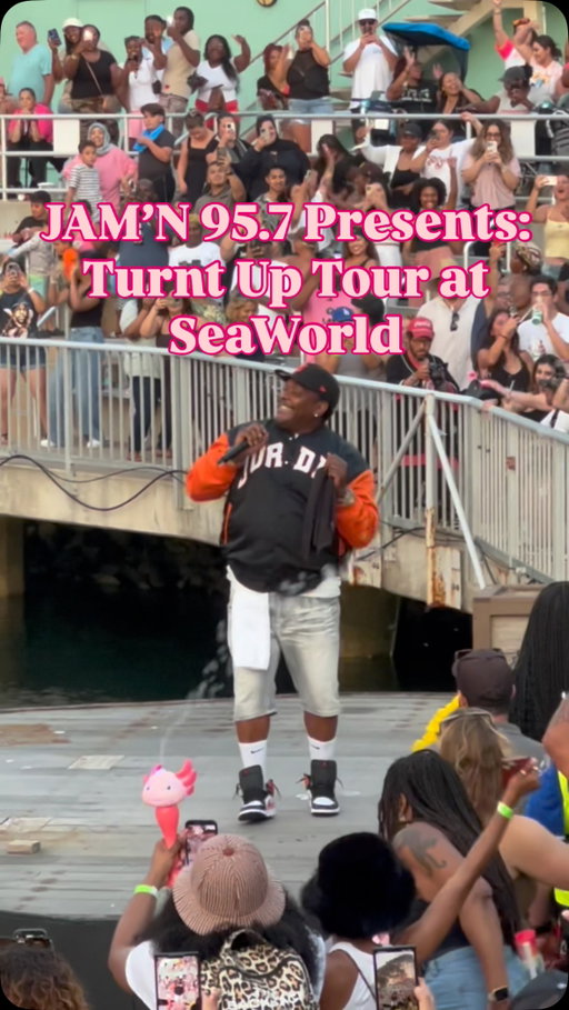 The final @seaworldsandiego concert of the summer: The Turnt Up Tour with Petey Pablo, Paul Wall, Bubba Sparxxx and J-Kwon with @jamn957 ! 

Being apart of this concert series has been unreal 🌊

#sandiego #seaworld #peteypablo #paulwall