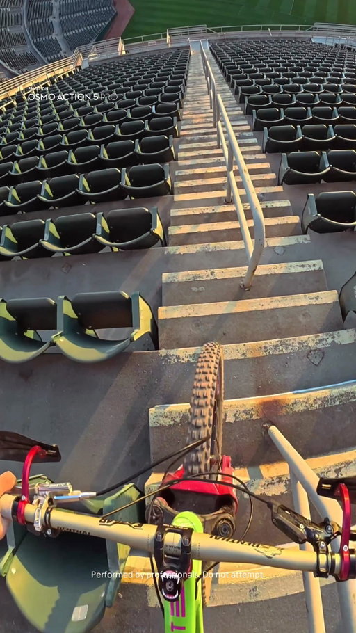 Stairs? Rushed. Footage? Butter!
Osmo Action 5 Pro laughed at chaos!

Created by @teddy.hayden @oaklandroots @oaklandcoli

#djiosmo #osmoaction5pro #rushstairs #thrillvibes #actioncamera