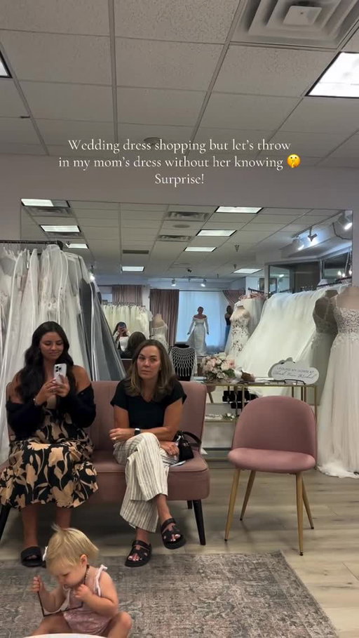 Her reaction is everything 🥺💙💛
(via: @abbielymann )