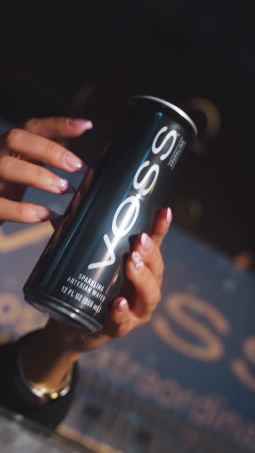 How to make the Ranch Water Slice with @vossworld x @dobeltequila as seen at @tasteoftennis! 

1.5 oz. Maestro Dobel Tequila Blanco
0.25 oz. Fresh Lime Juice
6.0 oz. with Voss Sparkling Water
Garnish: Lime Wheel

#voss #vosswater #vossworld #cocktail #recipe #reel #howto #mocktail #tequila #fresh #summer #nyc #tennis 

🎥 @iamnicknguyen