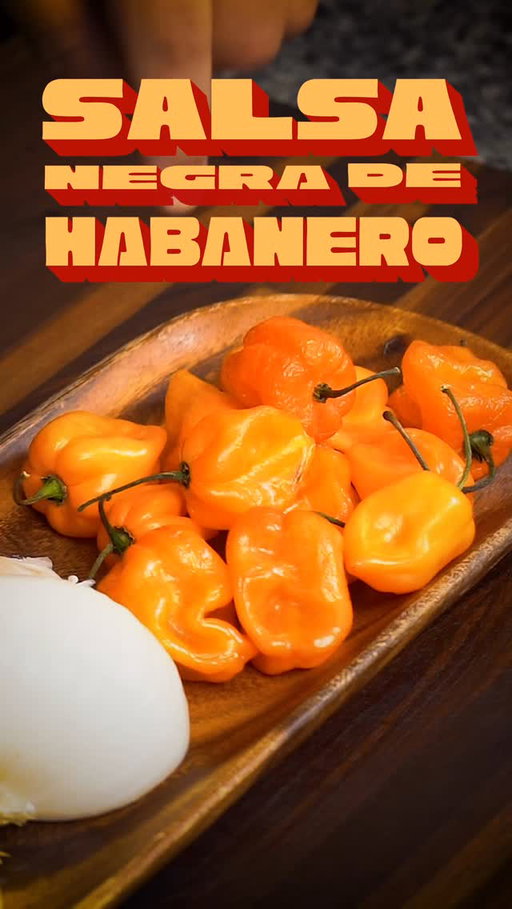 This one will light you up like a Christmas tree on the Fourth of July but it’s so good. I like it on a taco de lechon 🐖 let me know what taco you’re putting this on below and I’ll send you the recipe! #salsa101