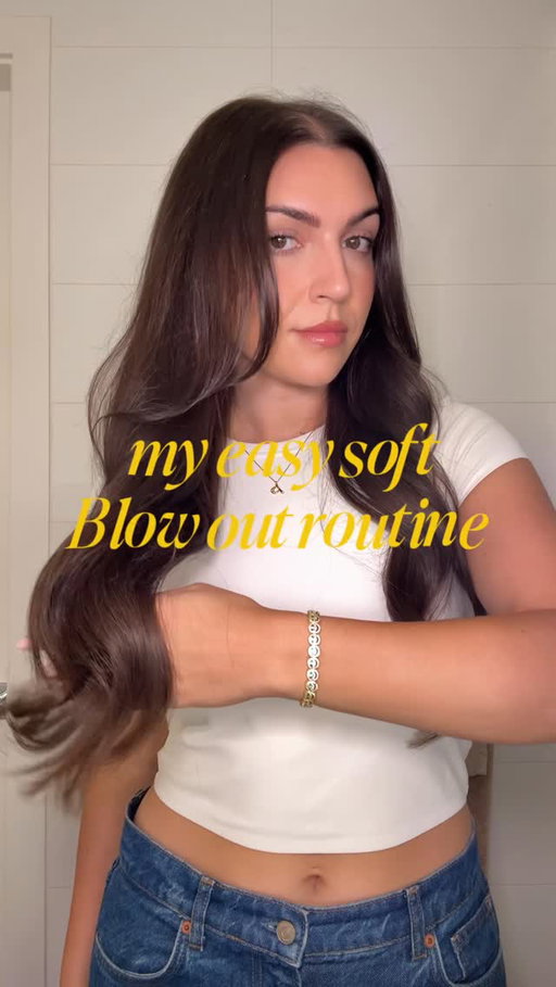 A soft blow out starts with the products you use on hair wash day! @brandwithaheart Volume line is full of clean ingredients that won’t weigh fine hair down and give you the volume and shine you are looking for.

Products used:
➡️ Full Volume Cleanser
➡️ Ful Volume Conditioner
➡️ OMG Volume Leave in Conditioner
➡️ Turn up the heat protector spray

#collaboration #brandwithaheart #haircare #madeincanada #proudlycanadian