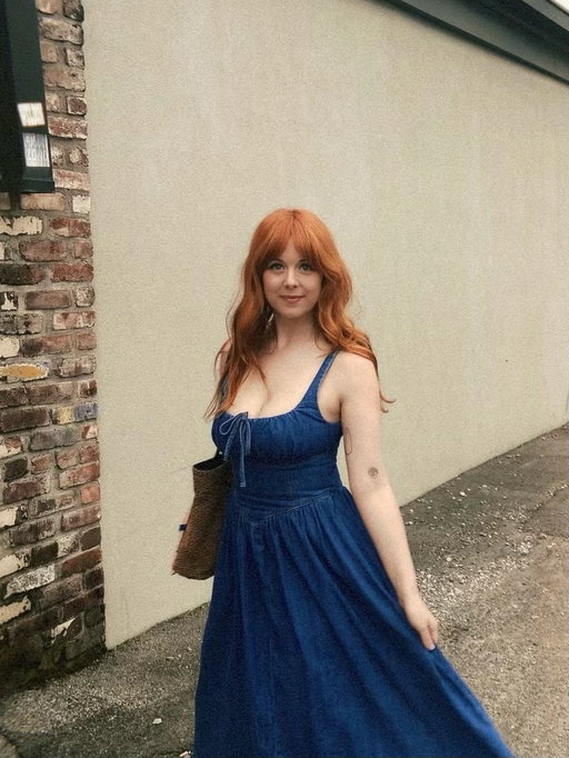 Hey Knoxville! I live here now/again and I’m playing a set on September 2nd at the @pilotlightknox opening for @simonjoynermusic and @leahseniormusic 🌺 

I know it’s a Tuesday and life is hard but I’ll be playing some new songs and it starts at 8pm and the link for tickets is in my bio and I’d really really appreciate it if you came 💖 so will you come???
