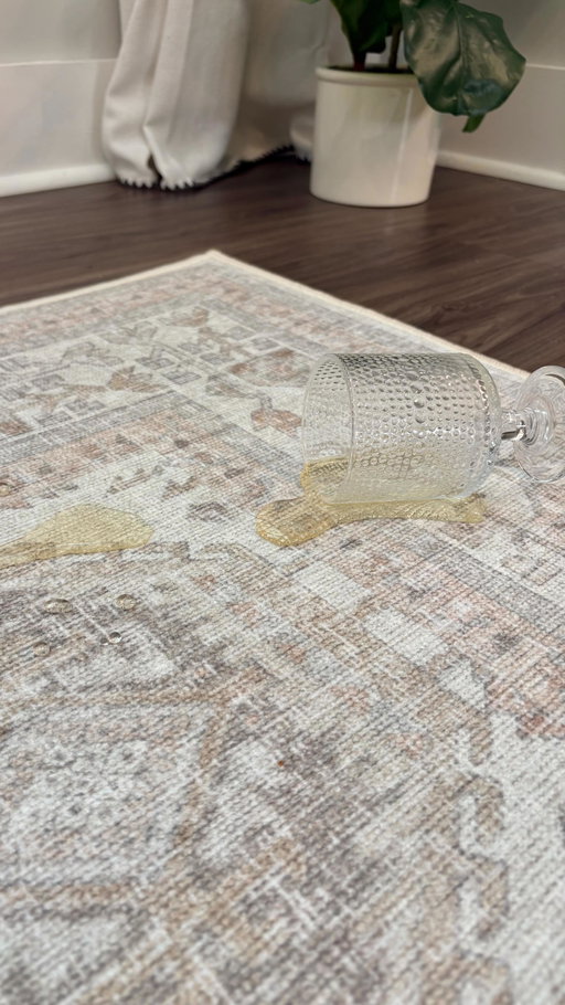 Beautiful and functional rugs have entered the chat.

📸 @theblissfulbrooke 
Rug: Marcel — Ivory/Multi