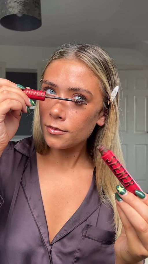 Wake up with me only my morning ritual just got an upgrade 👀❤️ @rimmellondon Thrill Seeker Extreme Mascara in Cappuccino Brown is here and the lashes don’t lie because the volume is EVERYTHING 🙌 AD #rimmellondon #tastethethrill
