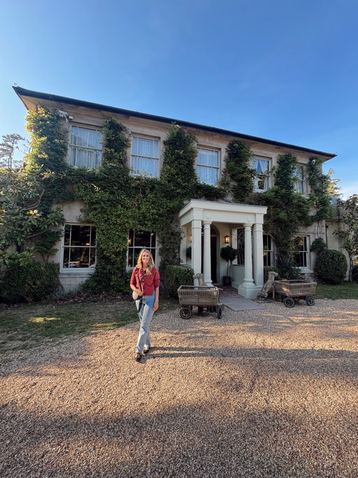 Part 2 of our #newforest mini break - we were gifted an indulgent and delicious lunch and afternoon at @the_pig_hotels - what a beautiful place to enjoy a summer’s day. So lucky! Before that we went to a botanical garden, Lyndhurst for brunch, and had an extensive mooch round the town and marina of Lymington.