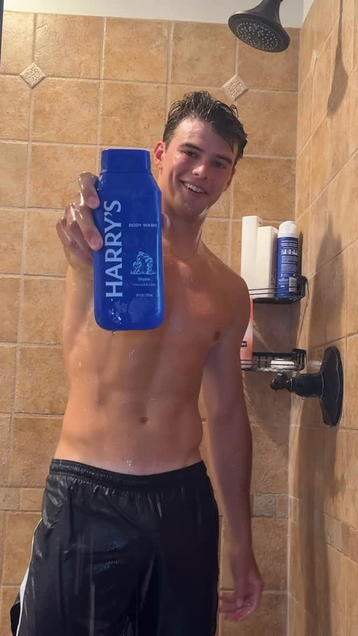 @harrys the best I’ve smelled and the best for post-grad life and back to school! #harryspartner #manthatfeelsgood