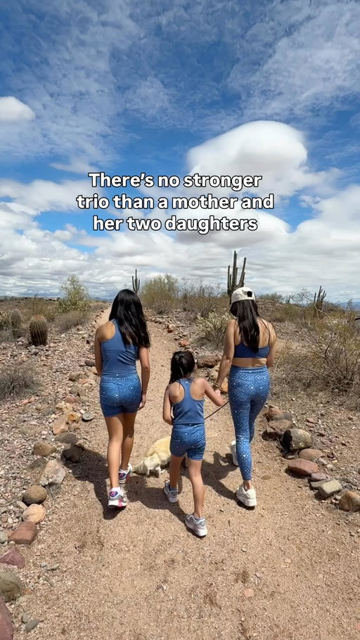 Built in besties for life 🥰 

It’s already the last few days before school starts so trying to do all the fun things with my girls! Are you guys back to school already?

Mommy and me outfits thanks to @fabletics

#momanddaughters #theishgirls #girlmom