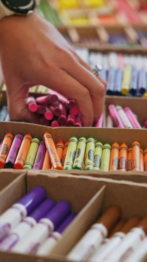 Help stock your kid’s classroom with vibrant Crayola Crayons, Markers, and Colored Pencils! 🖍️ Designed for teachers and educators, these classroom-friendly packs support fun, engaging lessons all year long.