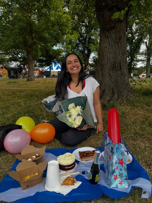 I turned 30 at the fringe 🥳🌷
I had the best fringe thank you to everyone who came 💖
& sorry to 3 audiences out of 24 days - I lost my mind on three days, the rest of u had a great time 👻👻
and more importantly thank you to all the people in these pictures, I love every single one of you, seeing your lovely faces all month long was the highlight of my fringe ☀️

Omg also I saw such incredible shows and while the fringe is flawed in many ways I’m so glad it exists, I love the arts!! 😍 

@martinurbanojr & @joshuabethania_comedy honourable mention because I din’t get pics with ur lovely faces