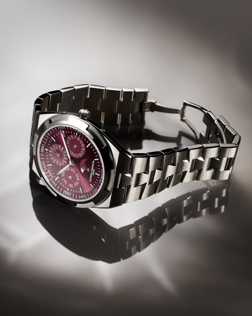 New Horizons: Overseas Perpetual Calendar Ultra-Thin in Burgundy

Vacheron Constantin expands the Overseas collection with a new interpretation in white gold with a captivating burgundy lacquer dial.

Embrace the spirit of adventure with this timepiece that harmoniously blends sporty elegance and horological expertise.

#VacheronConstantin #TheQuest #VC270