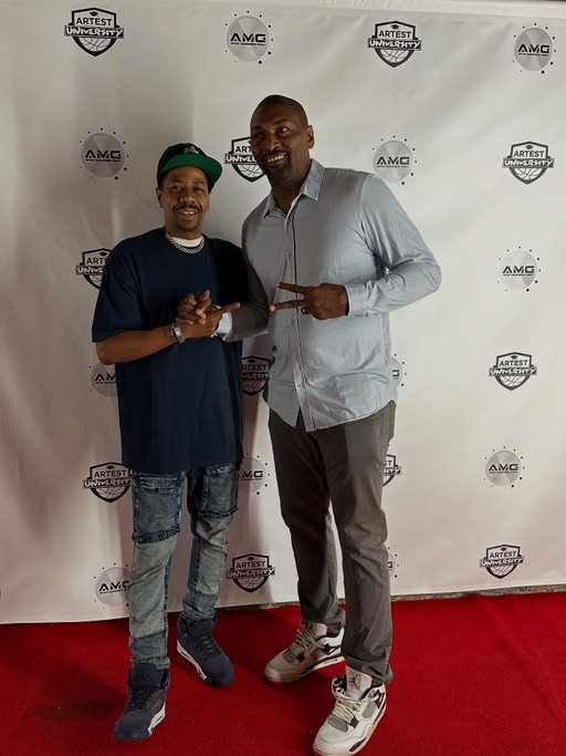 @mettaworldpeace37 & @dustytherapper @creatorspace.la @dtr_movement_inc @thevisionarynoir @gettyimages @sbi_media_group @connected_media_press_inc @artestmgmtgroup @sylviahernandez7 @dustyandbig_ @meok_marketing #dusty #dustylatv #dustyworld #trendingnow #explorepage✨ #explore #insta #magic #godfirst☝️ #godplan #entrepreneurship #entertainment #celebrityfriends #dtr #basketball #private #event #epicloveepiclife #epic