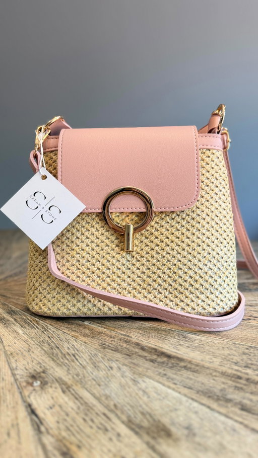 The perfect bag checklist:

✅ Modern design? Check.
✅ The perfect size? Definitely.
✅ Matches any outfit? Of course!

@sarah.and.stone absolutely nailed it with this design. ✨ Seriously, I take this bag everywhere now!

#adstyleugc #productdemo #dailyessential #ugccreator #usergeneratedcontent #ugccommunity #ugcusa #ugcexample #ugccontentcreator #influencermarketing #ugcforbrands #ugc