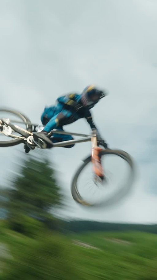 redemption at Red Bull Hardline 😮‍💨👊

@asavermette conquers downhill’s toughest race in his debut season. Film out now at the link in bio. 

#mtb #downhill #bikelife