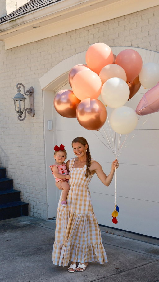 Happy 1st birthday to our ray of sunshine!! We love you so much Holly Marie 🎂🎈