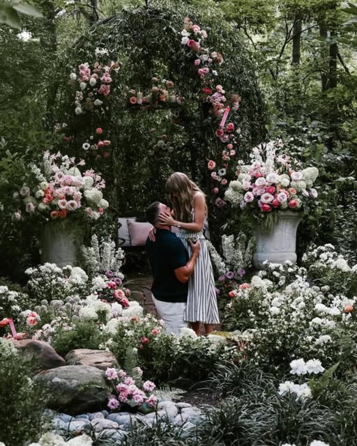 IT’S A BIG DAY FOR THE SWIFTIES 💍

Did you see the Easter Eggs @taylorswift hid in her engagement photos?! 

WIN a SuperBelly Starter Kit on us 🍓🌺
• Follow @itsblume 
• Like + Save this post
• Comment how many Blume Easter Eggs you found

This giveaway is open to Canadian and US residents only and ends on 08/31/2025 at 11:59pm PT. 10 winners will be notified via direct message from the official @itsblume account! Please be careful of fraudulent messages. This giveaway is in no way sponsored, endorsed, administered by, or associated with Facebook or Instagram. 

#taylorswiftengaged #taylorswiftfan #swiftieforever #traviskelce #traviskelcetaylorswift