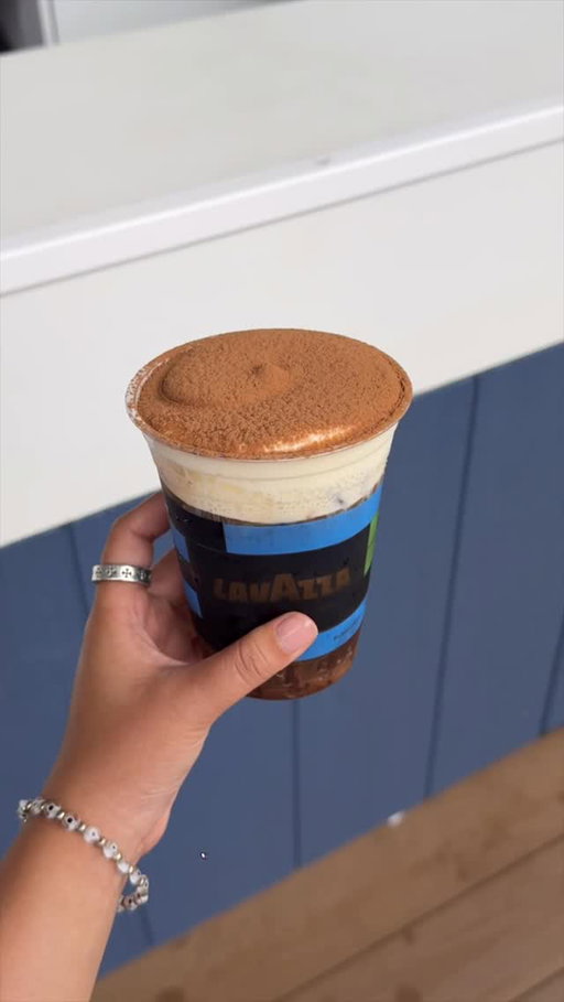 From the courts to the cafe, Lavazza’s Iced Tiramisu Coffee was so good, I had to bring the recipe home with me!!! 

Ingredients:
• Ice Cubes
• 60ml chocolate syrup
• 200ml cold brew
• 70g whipped cream or mascarpone spuma
• Cocoa powder, for garnish

Procedure:
• Place the ice cubes in the glass
• Pour the chocolate syrup over the ice
• Pour the cold brew
• Top with cream
• Sprinkle with cocoa powder

#ad @lavazzausa #LavazzaCoffee #USOpen