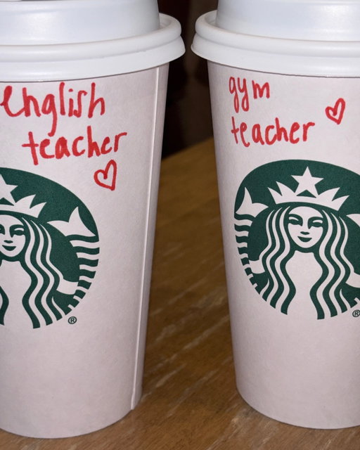 are we supposed to keep talking about PSL like nothing happened???
-
on continue de parler du latte à la citrouille épicée comme si de rien n’était???