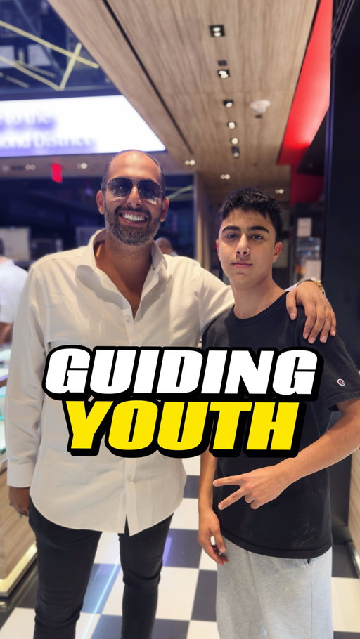 It’s amazing to see the youth grow and learn everyday, it reminds of myself when i was younger 🤝🔥
📥GUARANTEE to have the best prices!
#Bennythedealer #jewelry #watches #rolex #vvs #diamond #emerald #ruby #sapphire #ap #patekphilippe #datejust #daytona #presidential #icedoutjewelry #luxury #billionaire #gamble #trade #nyc