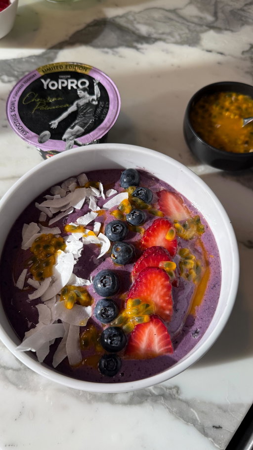 Whipped up a Banana & Blueberry Smoothie Bowl with my limited-edition @yoproau flavour. You can grab it now at your local supermarket.
Ingredients:
* 1 cup frozen banana
* 2 cups frozen blueberries
* 1 scoop of of vanilla protein powder
* 1/4 cup Limited Edition YoPRO yoghurt
* splash of almond milk
* Ice
Toppings:
* Fresh blueberries
* Fresh Strawberries
* Coconut flakes
* Drizzle of passionfruit
Instructions:
Add the ingredients to a blender and pulse until smooth. Pour into a bowl, top with your favourite toppings, and enjoy!
#AD #YoPRO #FeedYourProgress #SmoothieBowl