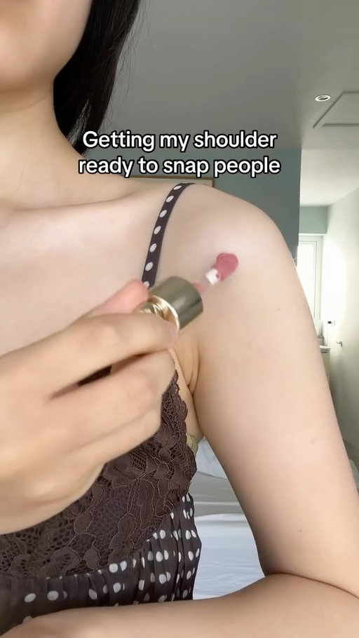Sending some fire snaps🔥

 #snaps #snapchat #relatable #makeup #skincare #koreanskincare #blush #grwm #dralthea #345cream #rarebeauty #rarebeautyblush