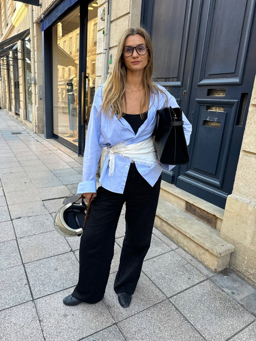When its still august but you can’t wait for back to school just to wear your new @letanneur bag 🖤
Collaboration commerciale