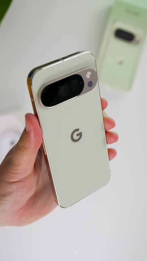 Oh hello Pixel 10 Pro! 💚

Are you getting one?? #pixel10 #googlepixel #pixel10pro @googlepixel @googlepixeluk