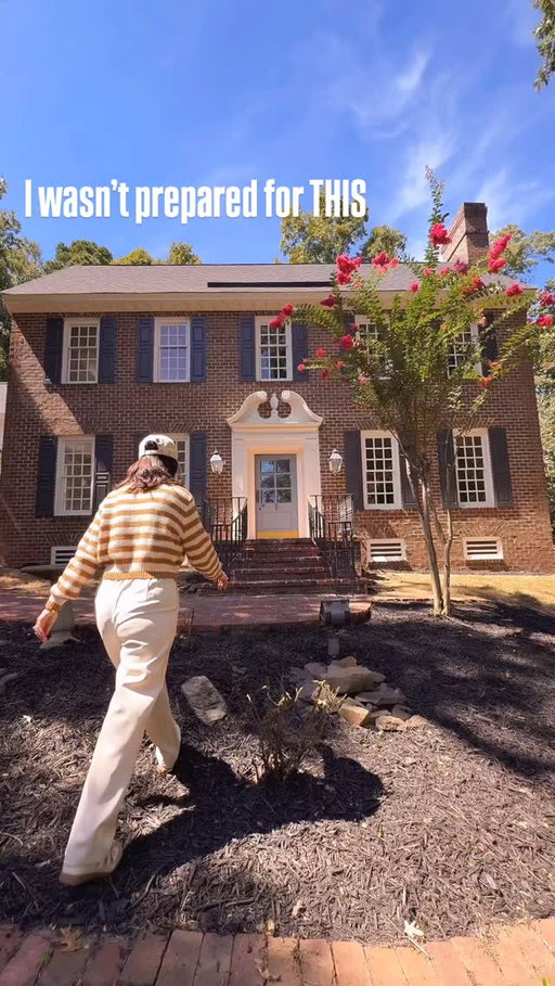 Come tour the inside of our Colonial with me! 🏡✨ Can you see why it completely took my breath away? I wasn’t expecting this much character. I’ve never teared up walking through a house before… but this one did it. 🥹 And this is only the beginning—come back for the upstairs tour, and follow along to see the whole process (and a few surprises we haven’t shared yet!).

#colonialhouse #colonialstyle #colonialarchitecture